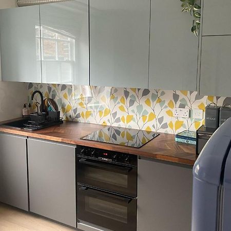 Two Bedroom Two Bathrooms Superior Apartment Londra Exterior foto